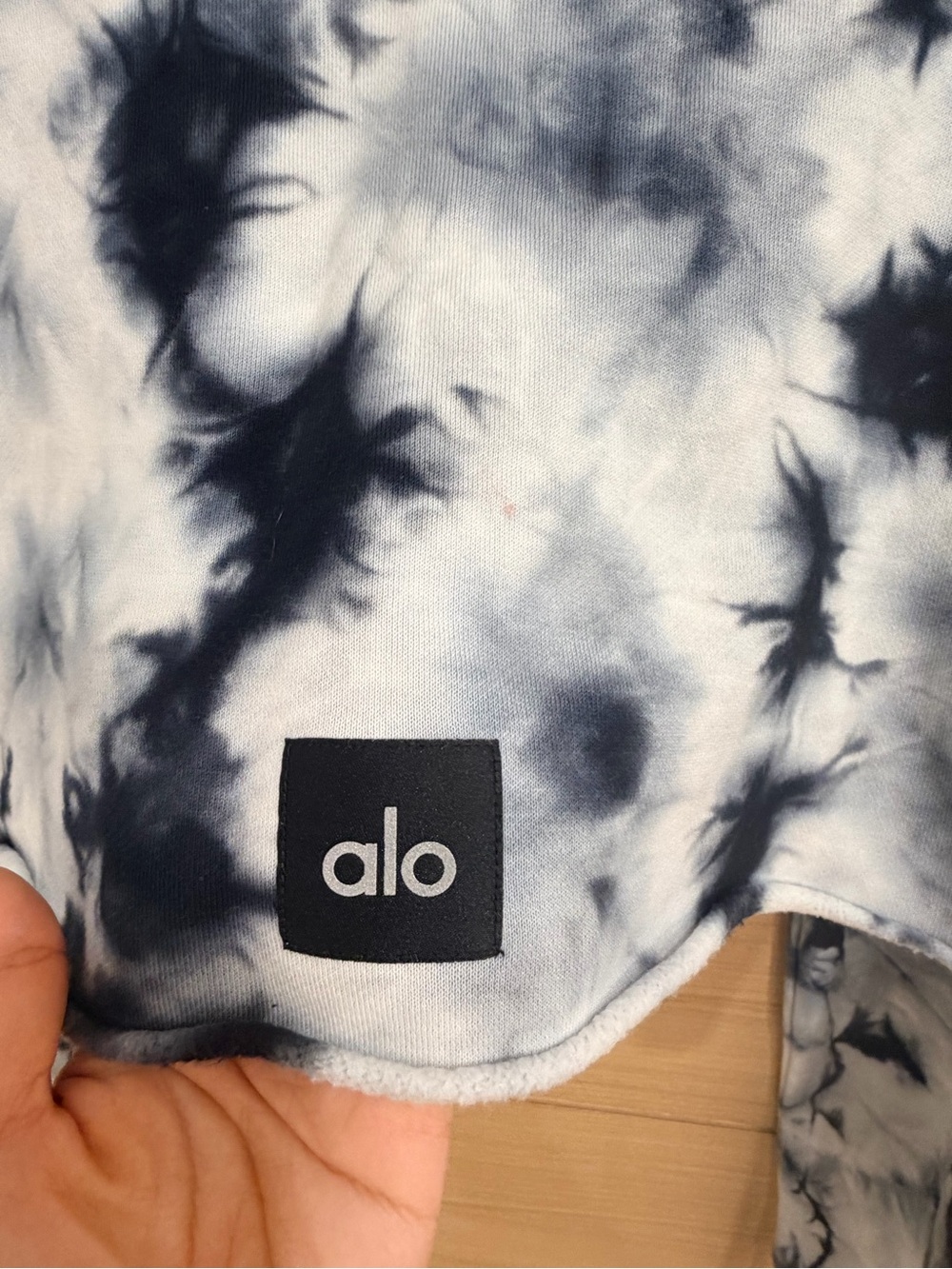 Alo Tie-Dye Cropped Long-Sleeve sweat shirt like new! - Picture 2 of 5